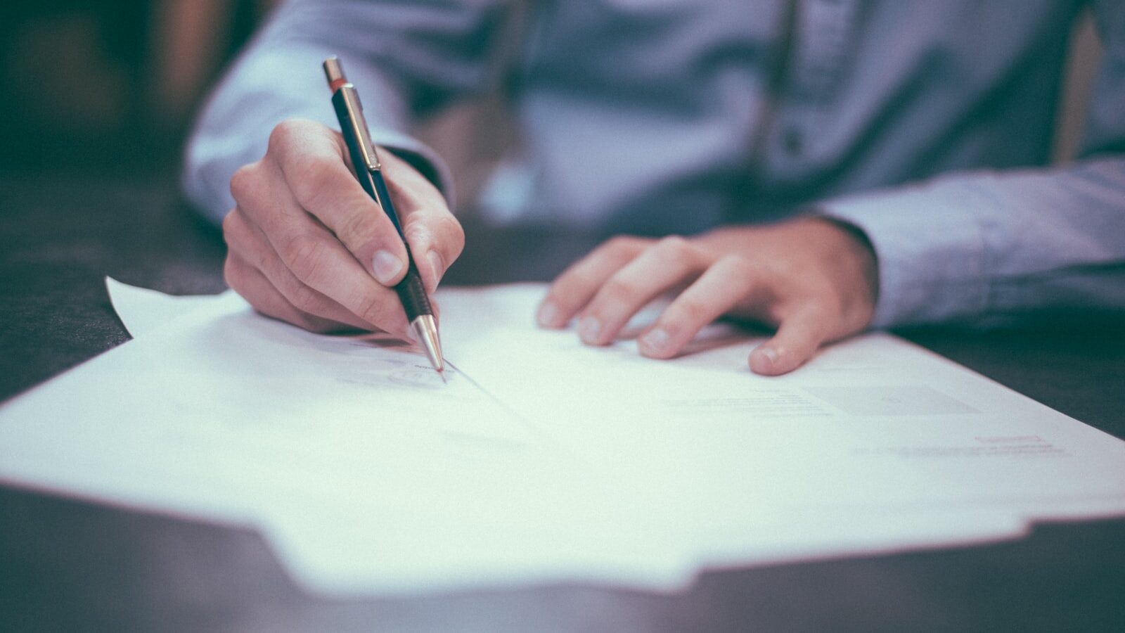 الفرق بين العلامة التجارية والاسم التجاري واسم النطاق
